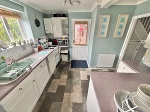 Kitchen- click for photo gallery